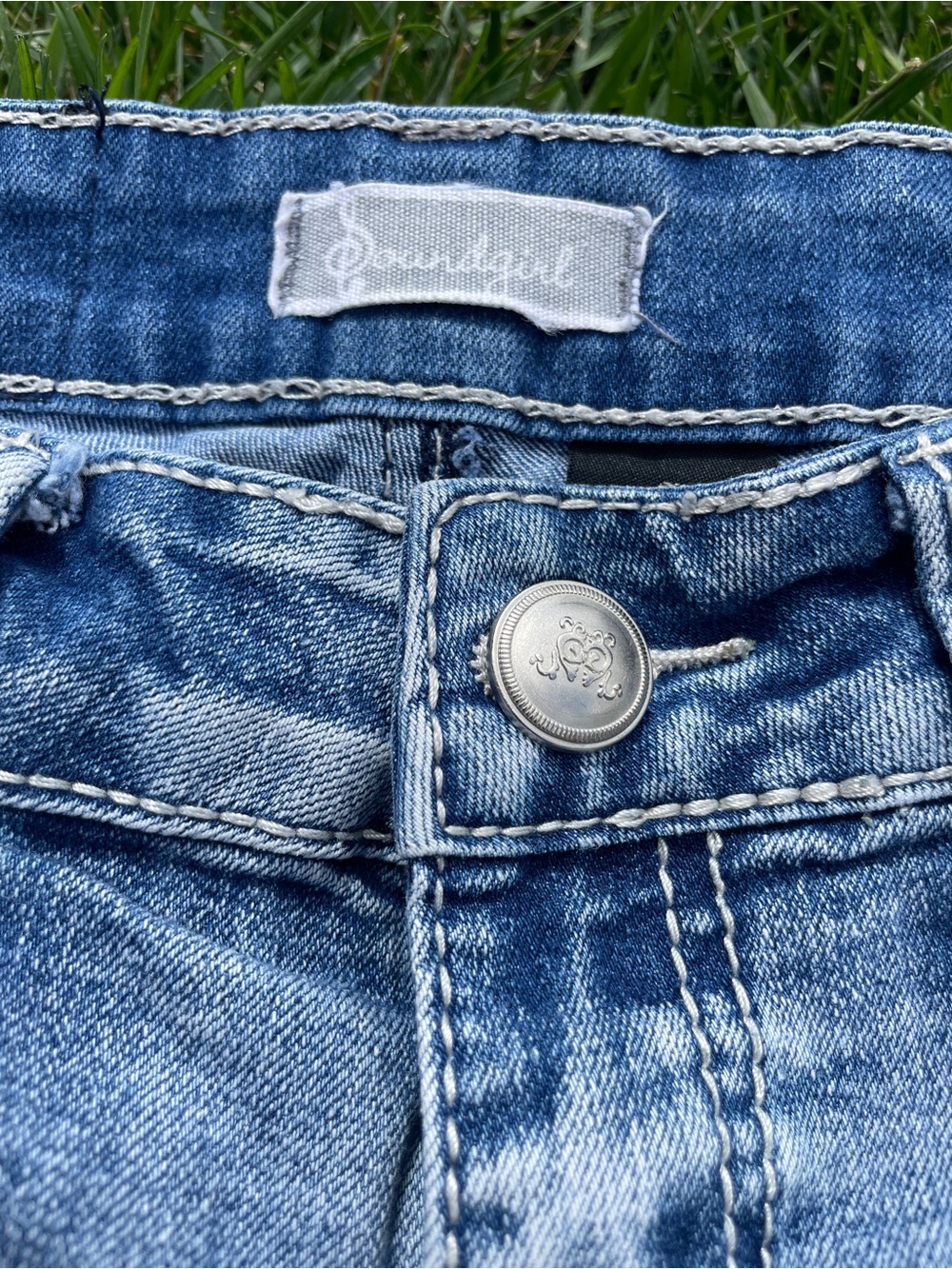 Y2K Miss Me Style Embroidered Flap Pocket Jean Shorts Light Wash - Picture 4 of 8